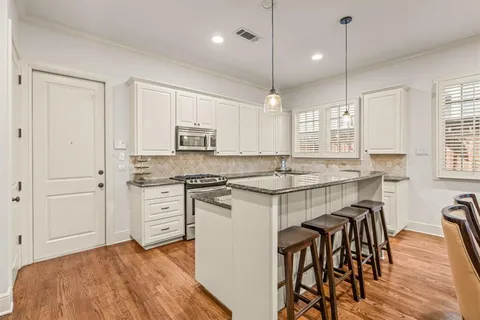 $650,000 | 3719 West 4th Street, Fort Worth, TX 76107