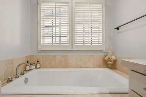 $650,000 | 3719 West 4th Street, Fort Worth, TX 76107