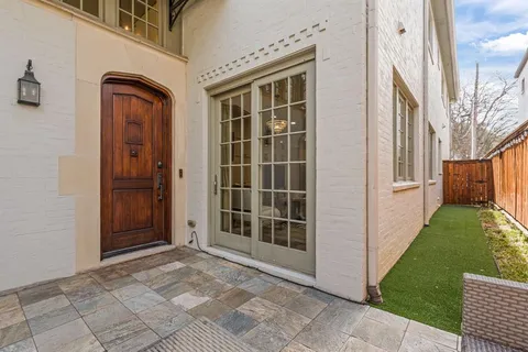 $650,000 | 3719 West 4th Street, Fort Worth, TX 76107