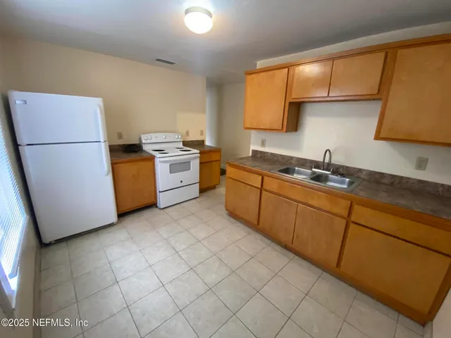 $1,100 | 345 Stockton Street, Jacksonville, FL 32204
