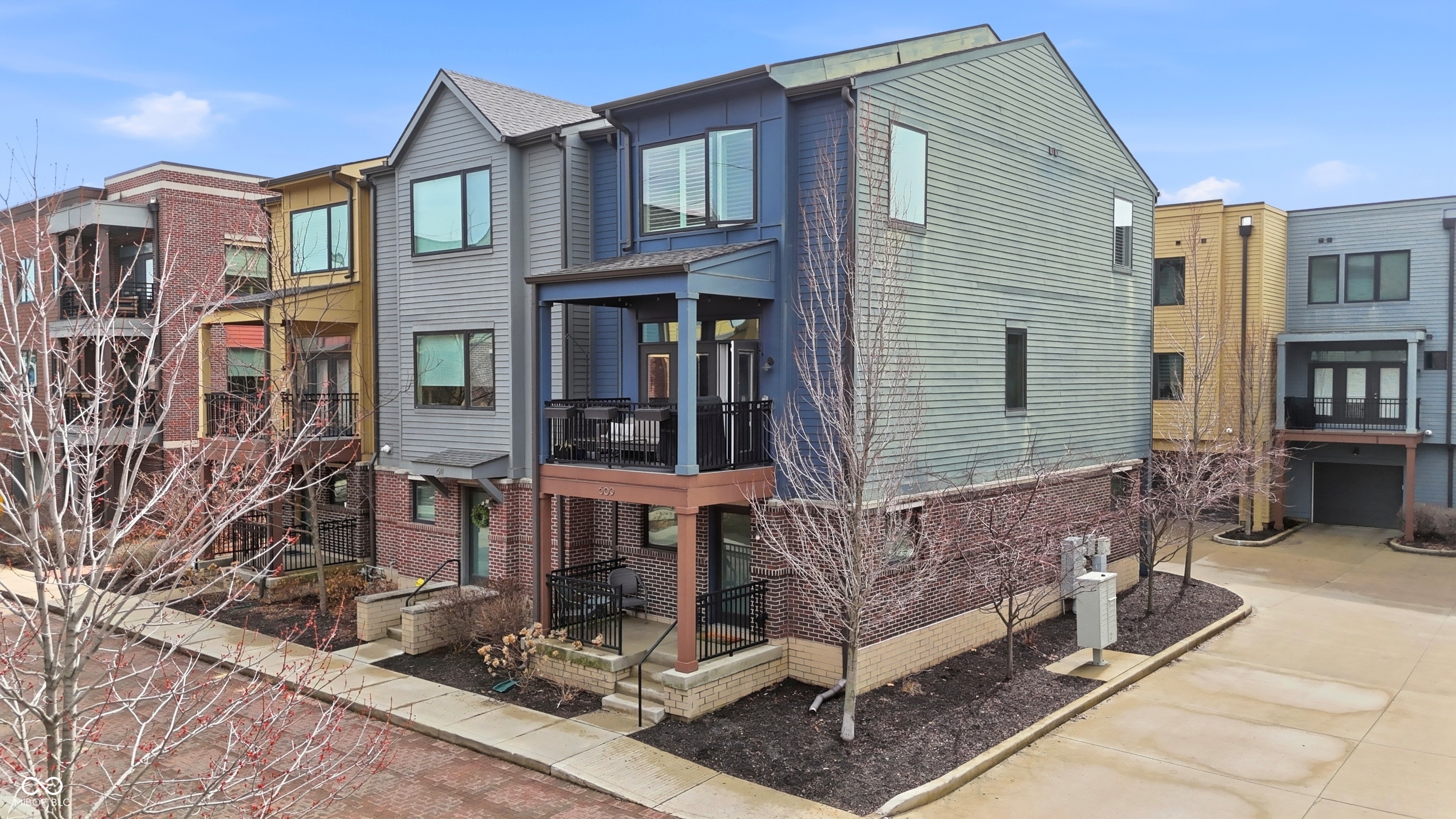 609 Pomeroy Street Indianapolis, IN 46202 - Photo 1 of 51