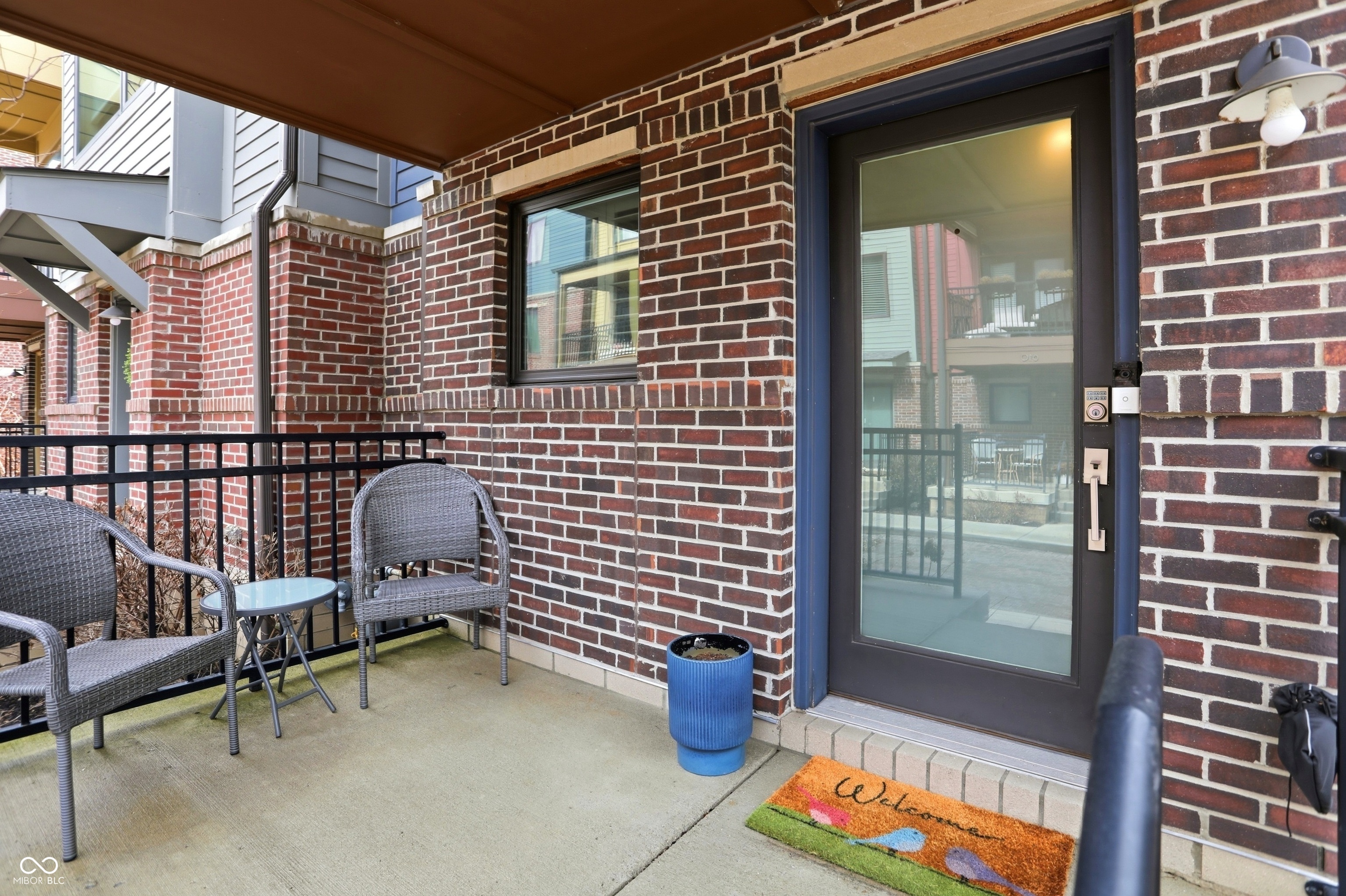 609 Pomeroy Street Indianapolis, IN 46202 - Photo 4 of 51