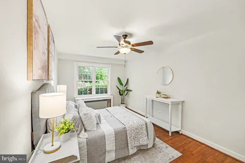 $285,000 | 211 East Glebe Road, Unit D, Alexandria, VA 22305