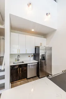 $350,000 | 2343 North Greenview Avenue, Unit 211, Chicago, IL 60614