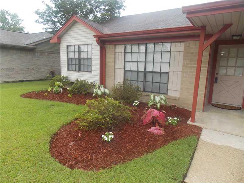 809 Lake Arthur Court Slidell, LA 70461 - Photo 2 of 25