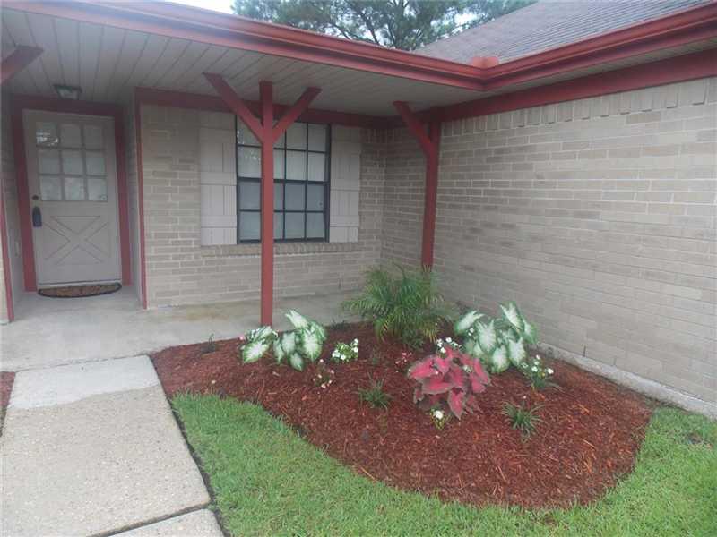 809 Lake Arthur Court Slidell, LA 70461 - Photo 3 of 25