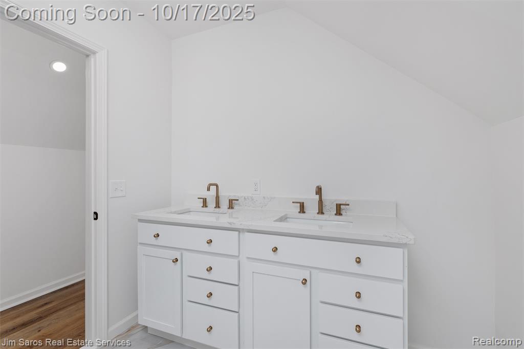 807 Barrington Road Grosse Pointe Park, MI 48230 - Photo 17 of 25