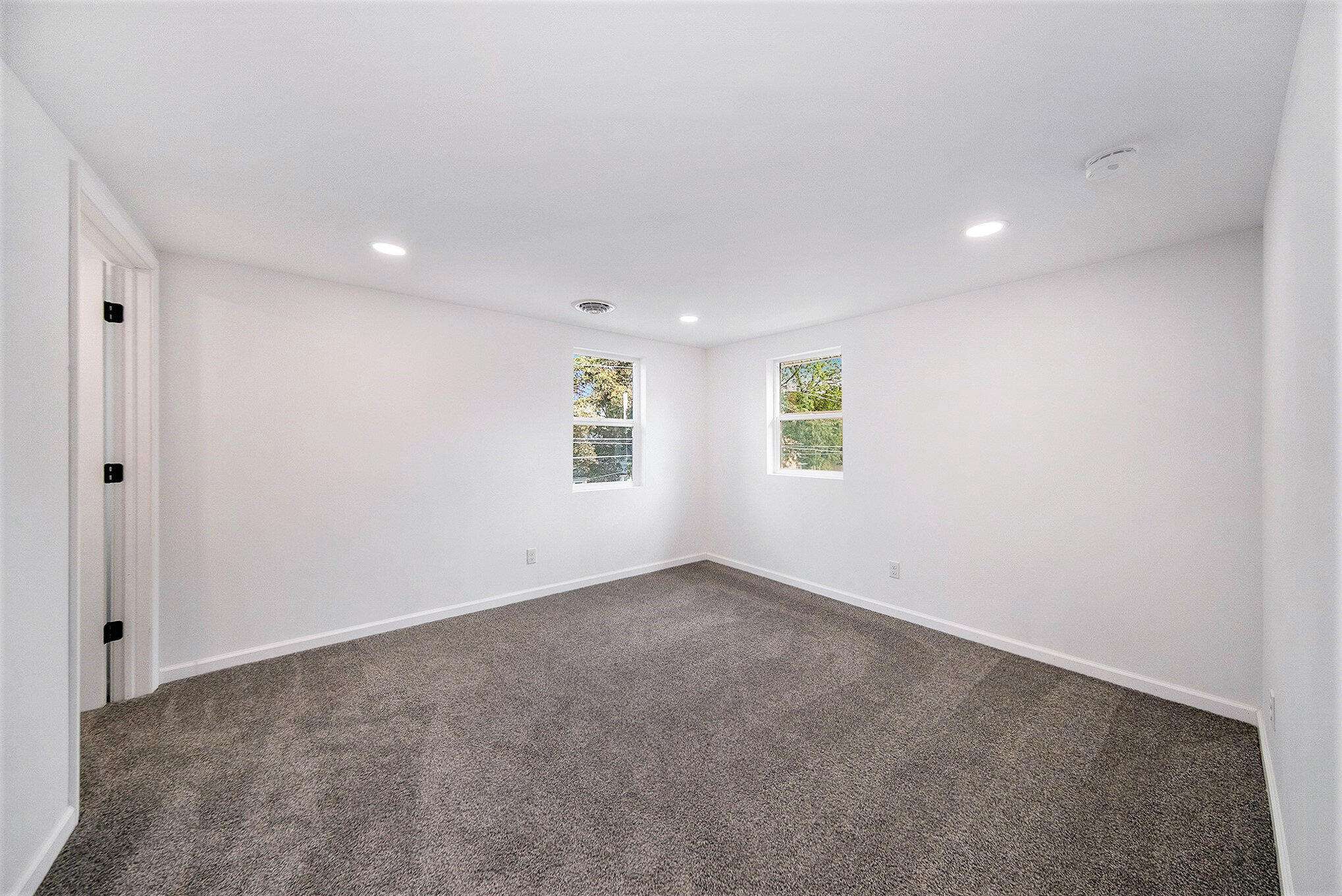 910 Backus Street Jackson, MI 49202 - Photo 7 of 14 011_file_798