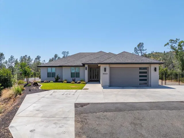 $695,000 | 16520 Blarney Lane, Redding, CA 96001