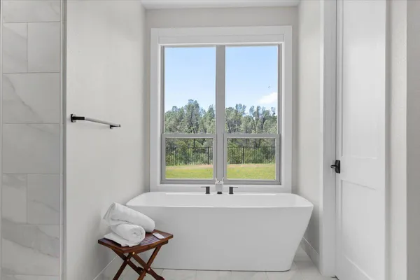 $695,000 | 16520 Blarney Lane, Redding, CA 96001