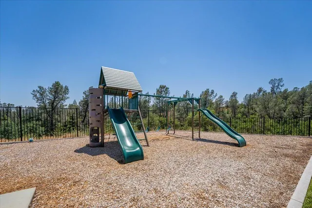 $695,000 | 16520 Blarney Lane, Redding, CA 96001