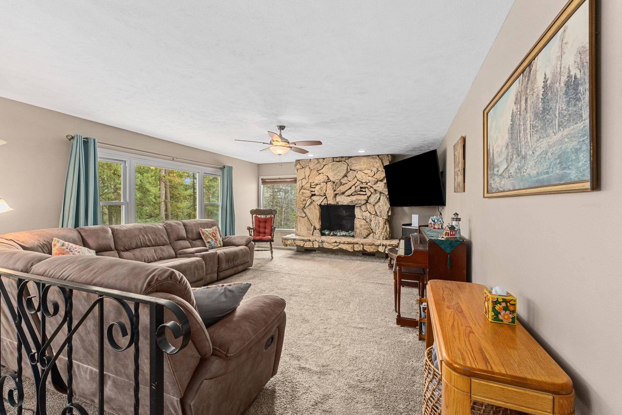 2600 Highline Road Chewelah, WA 99109 - Photo 2 of 27