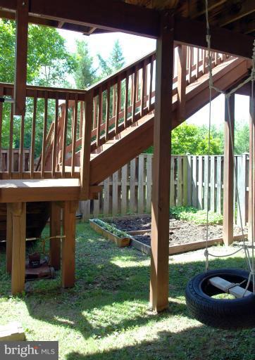 8853 Modano Place Fairfax, VA 22031 - Photo 10 of 17 Exterior (Rear)