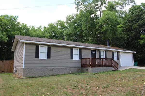 $2,300 | 335 Poplar Avenue Northeast, Social Circle, GA 30025