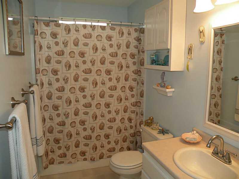 254 Broadturn Road Scarborough, ME 04074 - Photo 13 of 23 Bathroom.