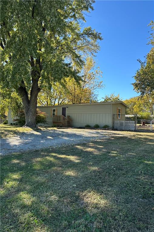 812 Ward Road Raymore, MO 64083 - Photo 1 of 1