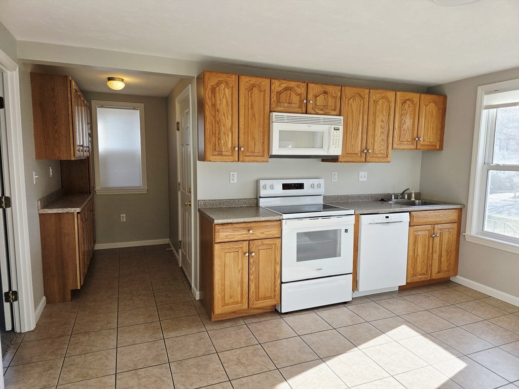 284 School Street, Unit 1 Whitman, MA 02382 - Photo 5 of 30