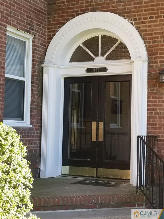 975 Teaneck Road, Unit 1B Teaneck, NJ 07666 - Photo 1 of 6 Gallery Image 1
