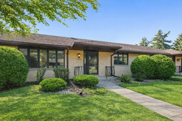 $279,900 | 15607 Petunia Court, Unit 29, Orland Park, IL 60462