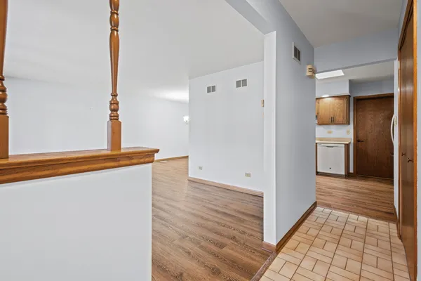 $272,000 | 15607 Petunia Court, Unit 29, Orland Park, IL 60462