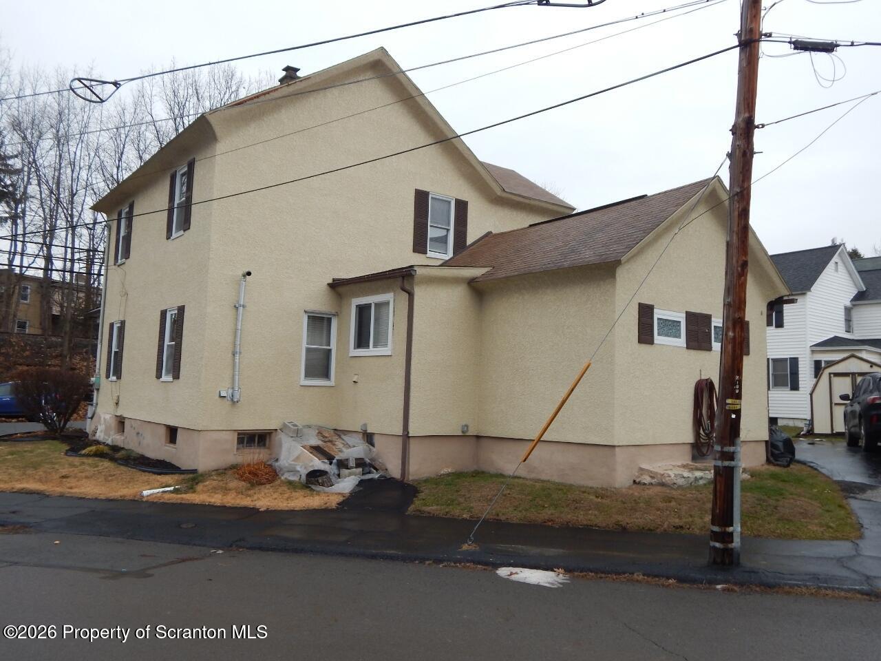 413 Delaware Street Jessup, PA 18434 - Photo 5 of 31 DSCN5929