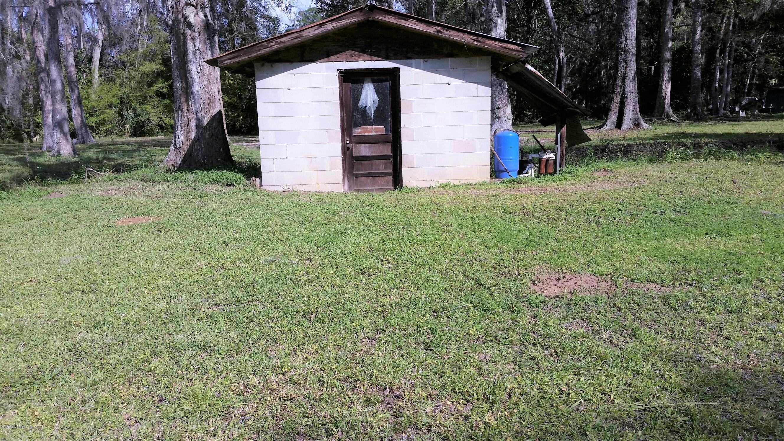 414 Clifton Road Crescent City, FL 32112 - Photo 15 of 30 Pump house