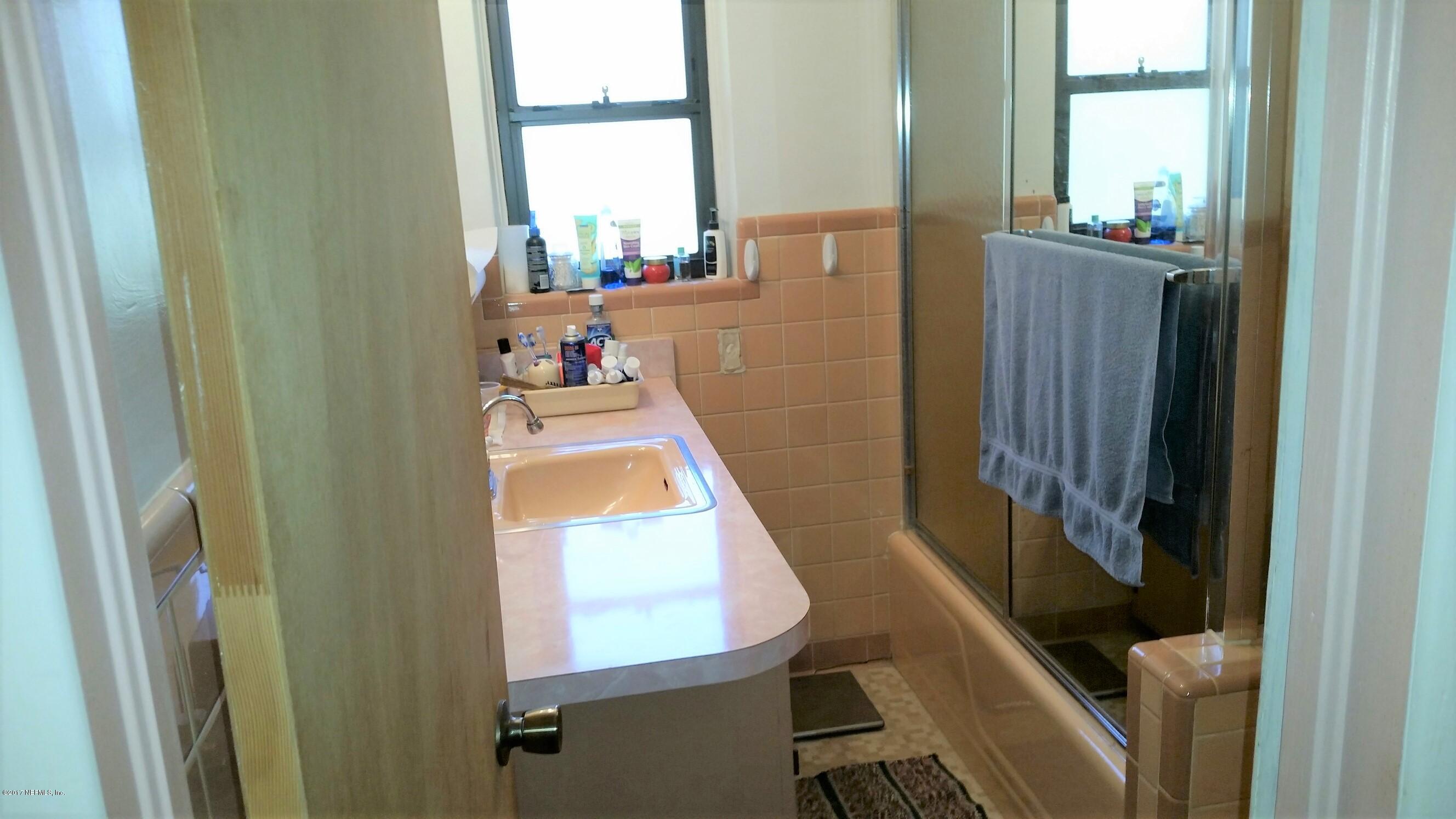 414 Clifton Road Crescent City, FL 32112 - Photo 25 of 30 Bathroom