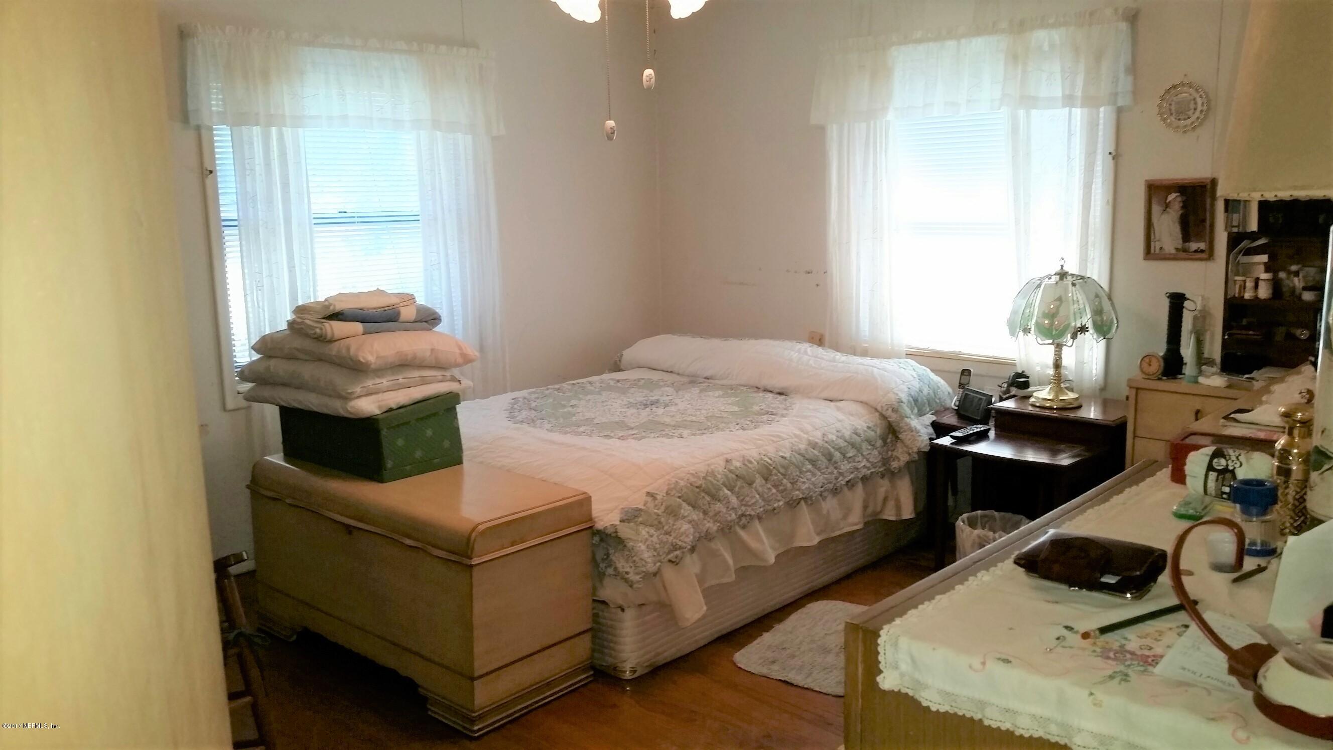 414 Clifton Road Crescent City, FL 32112 - Photo 27 of 30 Master Bedroom