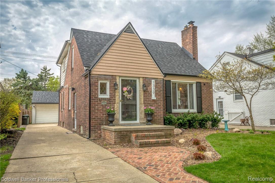 1339 Hampton Road Grosse Pointe, MI 48236 - Photo 1 of 32 592A1744-2.jpeg