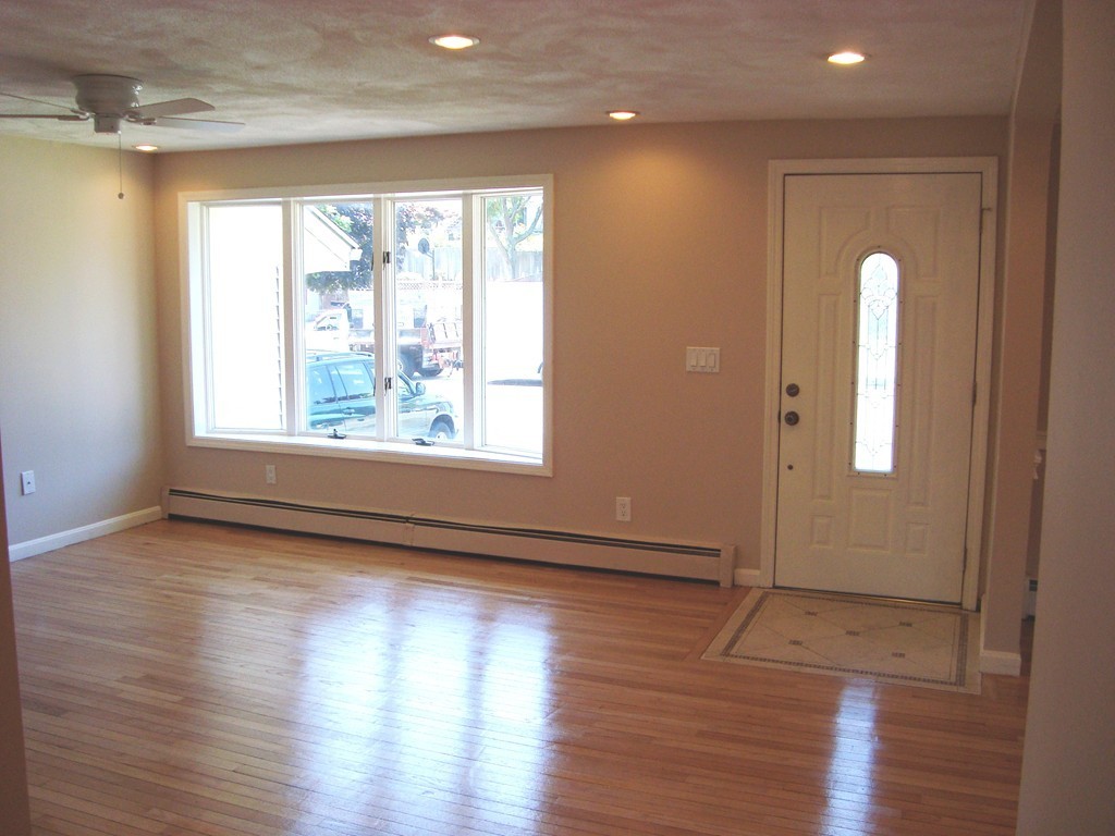 30 Diane Road Peabody, MA 01960 - Photo 3 of 28 Gallery Image 3