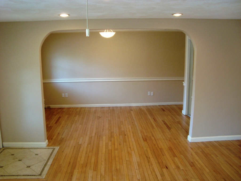 30 Diane Road Peabody, MA 01960 - Photo 5 of 28 Gallery Image 5