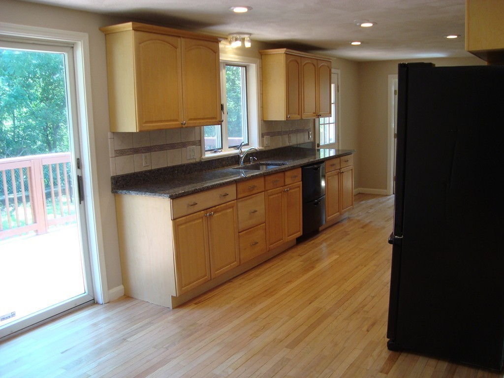 30 Diane Road Peabody, MA 01960 - Photo 7 of 28 Gallery Image 7