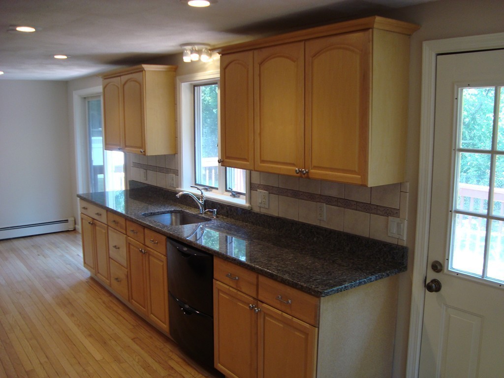 30 Diane Road Peabody, MA 01960 - Photo 9 of 28 Gallery Image 9