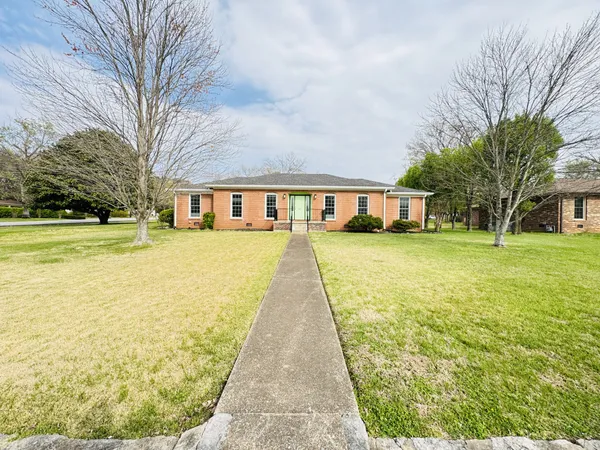 $499,900 | 207 Oak Hill Drive, Lebanon, TN 37087