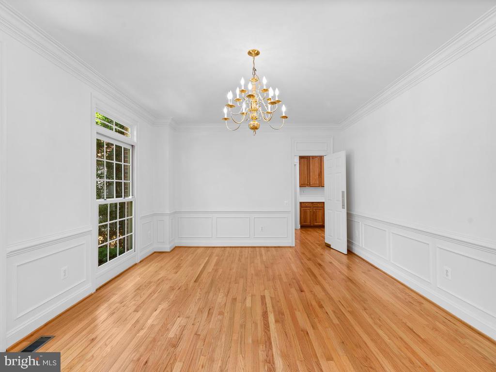 11401 Ridge Mist Terrace Potomac, MD 20854 - Photo 7 of 49 Gallery Image 7