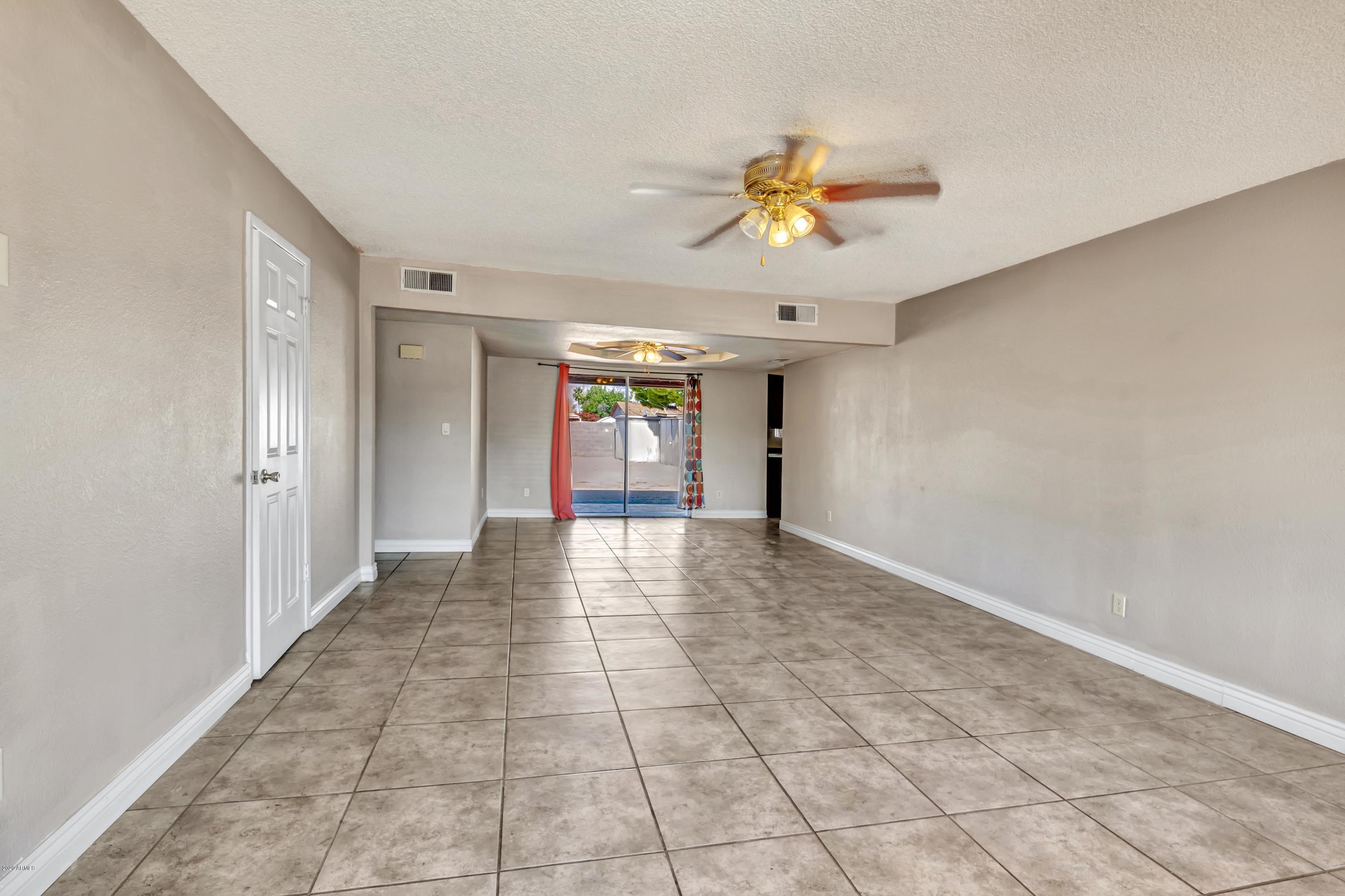 2242 South Belair Road Apache Junction, AZ 85119 - Photo 3 of 31 Great Room (1)