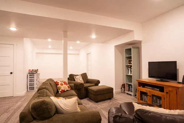 $489,900 | 1043 John Street, West Salem, WI 54669