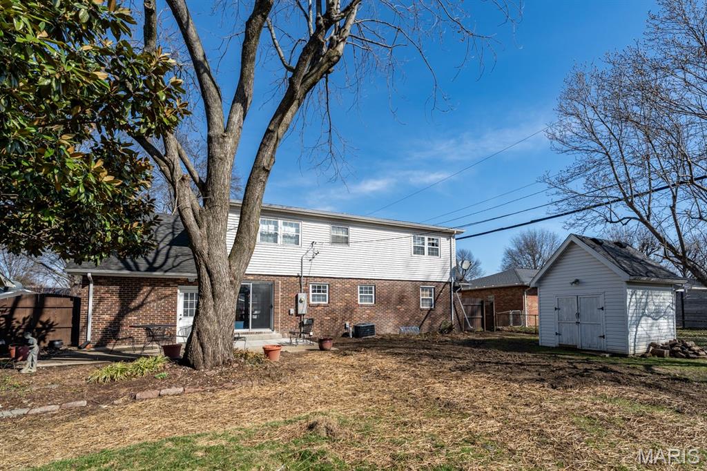 2336 Emert Avenue Granite City, IL 62040 - Photo 6 of 44