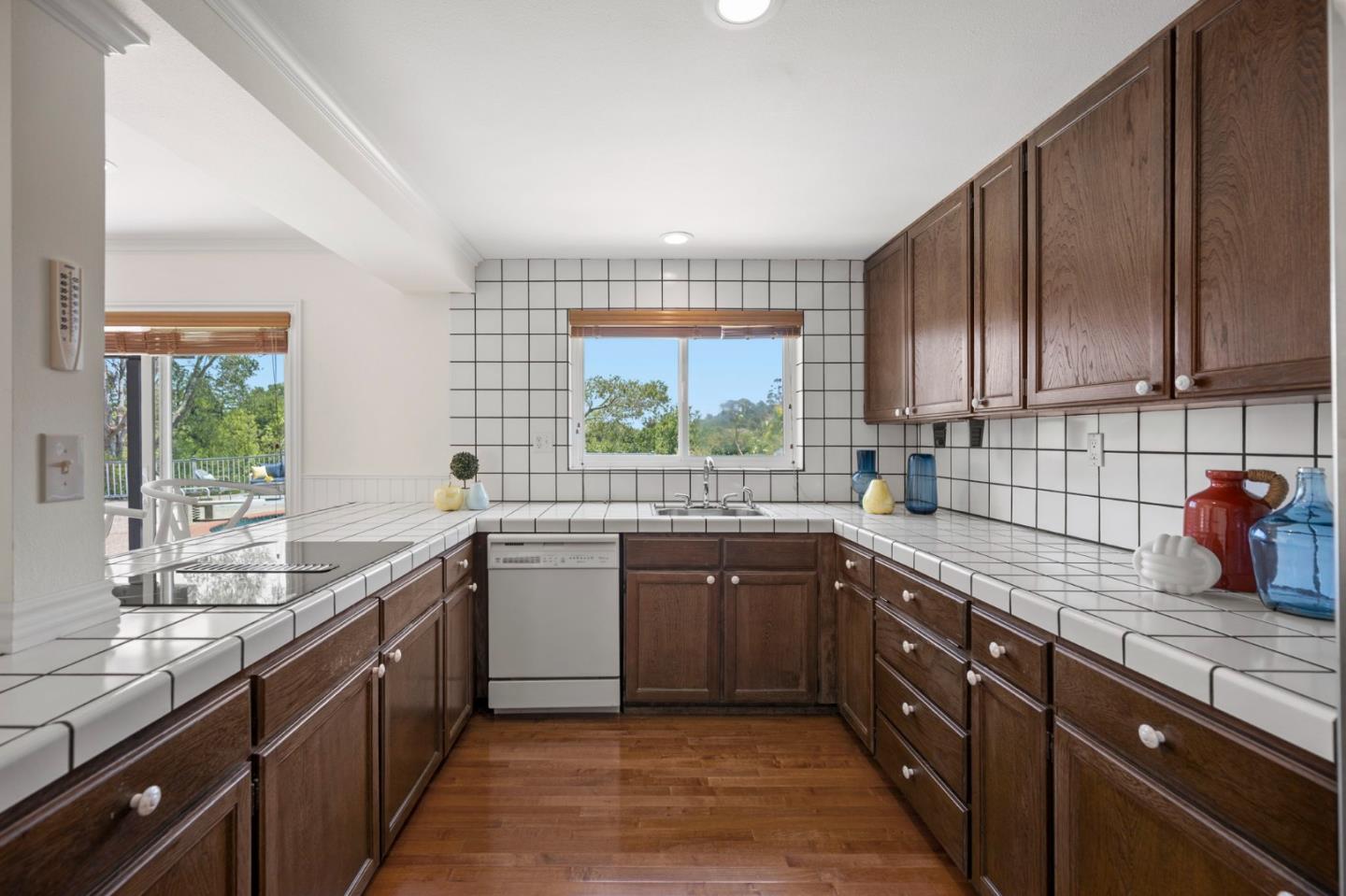1407 Carlton Road Hillsborough, CA 94010 - Photo 101 of 113