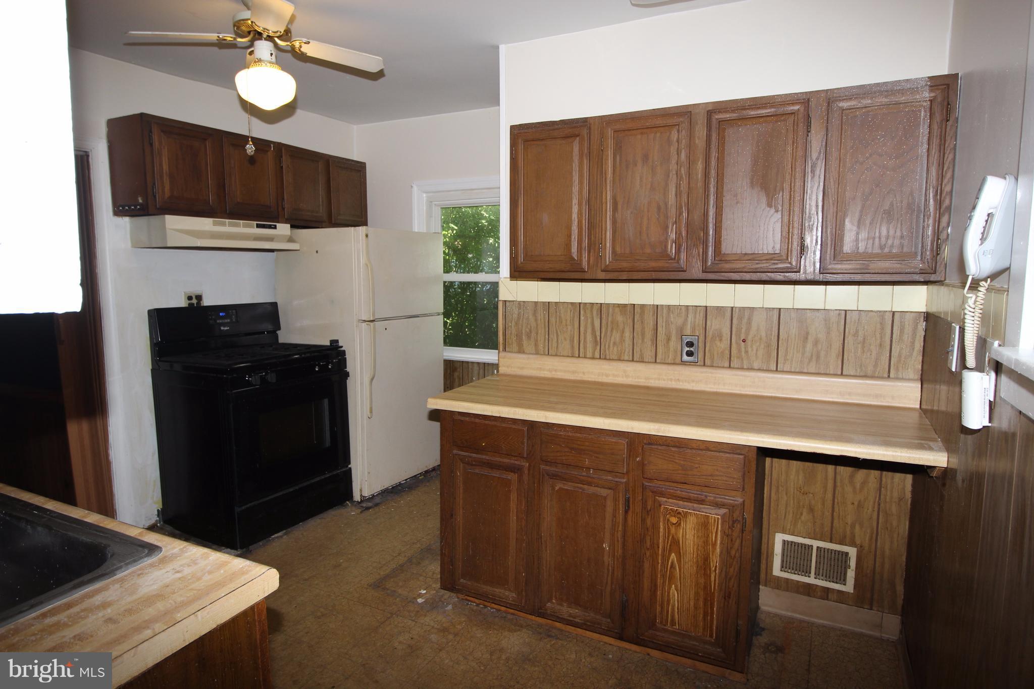 12222 Selfridge Road Silver Spring, MD 20906 - Photo 8 of 13 Kitchen