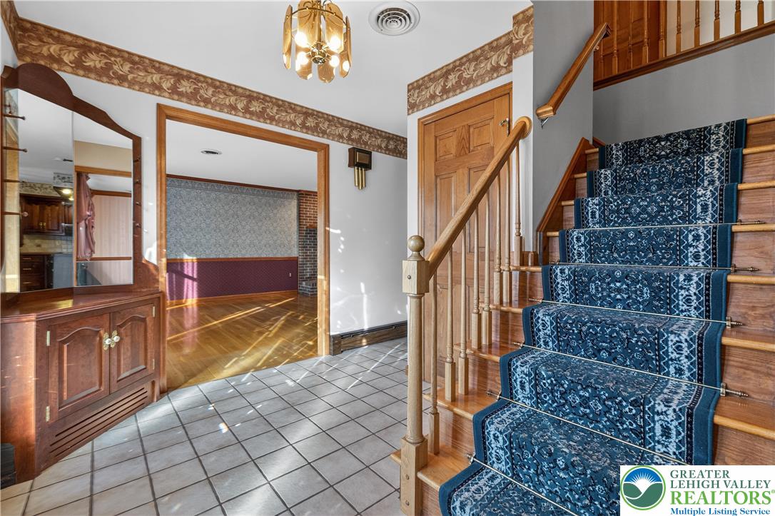 656 Daniels Road Nazareth, PA 18064 - Photo 5 of 54