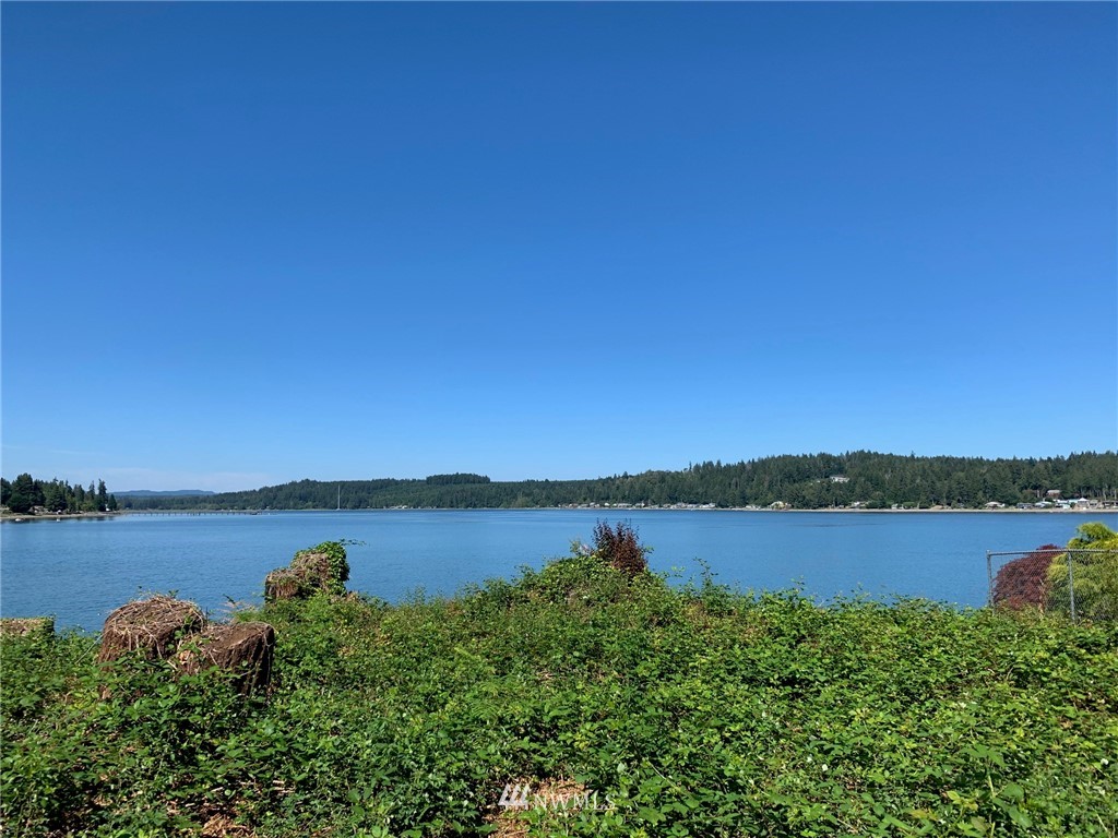 7740 East Grapeview Loop Road Allyn, WA 98524 - Photo 2 of 8 Gallery Image 2