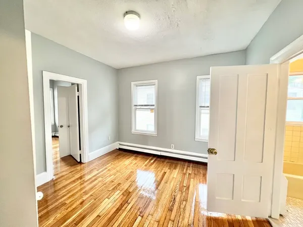 $2,800 | 113 Ferry Street, Unit 2, Everett, MA 02149