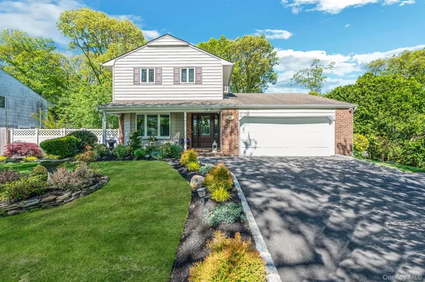 $799,000 | 40 Boxwood Drive, Kings Park, NY 11754