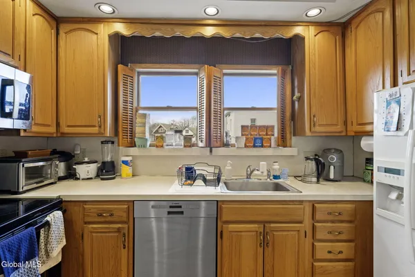 $369,900 | 290 Morton Avenue, Albany, NY 12209