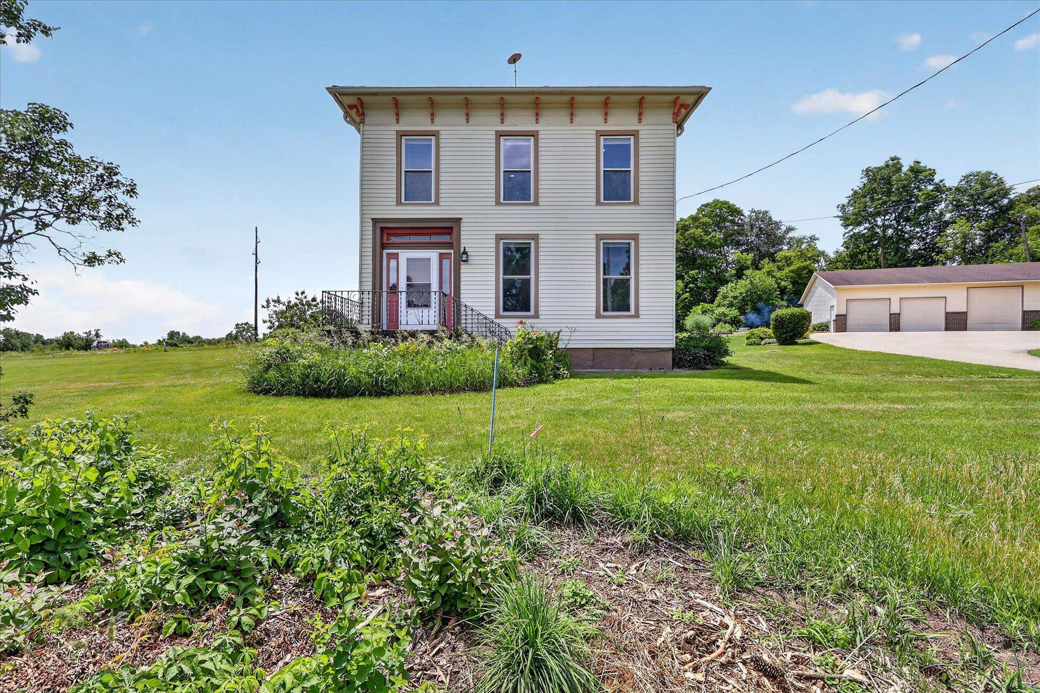 2458 South Madison Road Beloit, WI 53511 - Photo 4 of 51