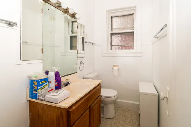 $700,000 | 208 South Austin Boulevard, Oak Park, IL 60304