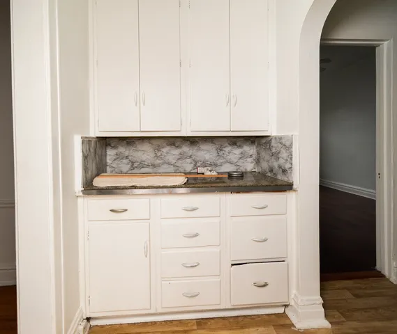 $700,000 | 208 South Austin Boulevard, Oak Park, IL 60304