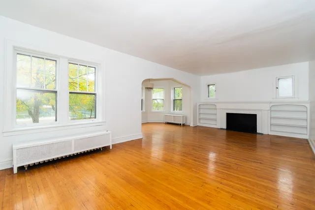 $700,000 | 208 South Austin Boulevard, Oak Park, IL 60304