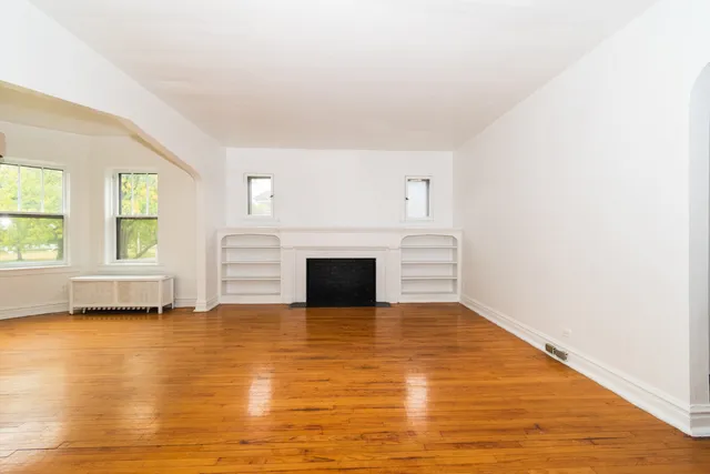 $700,000 | 208 South Austin Boulevard, Oak Park, IL 60304